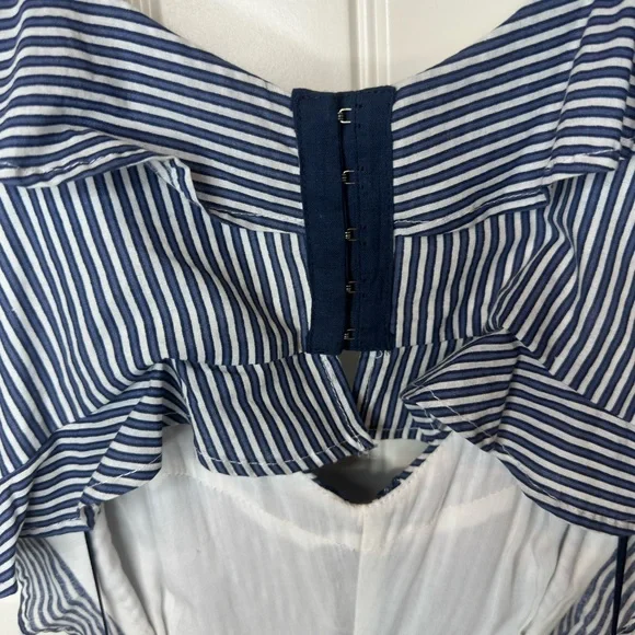 Revolve ASTR the Label Cutout Dress size Small - Picture 6 of 7